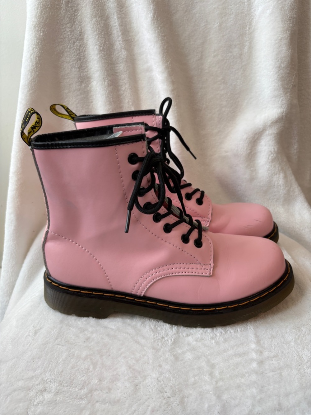 Dr. Martens 1460 Smooth Leather Pale Pink LaceUp Combat Boots Black Trim Size 10